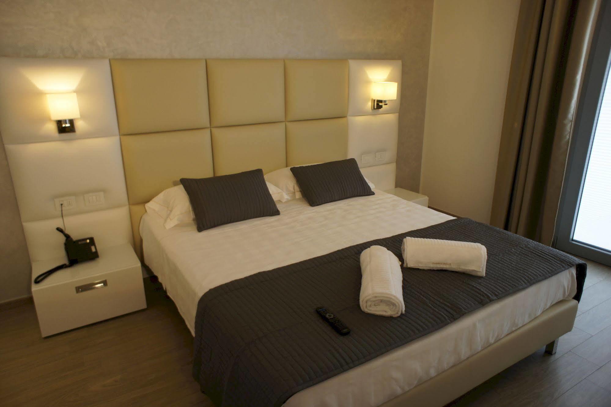 Hotel Al Veliero Pontevico エクステリア 写真