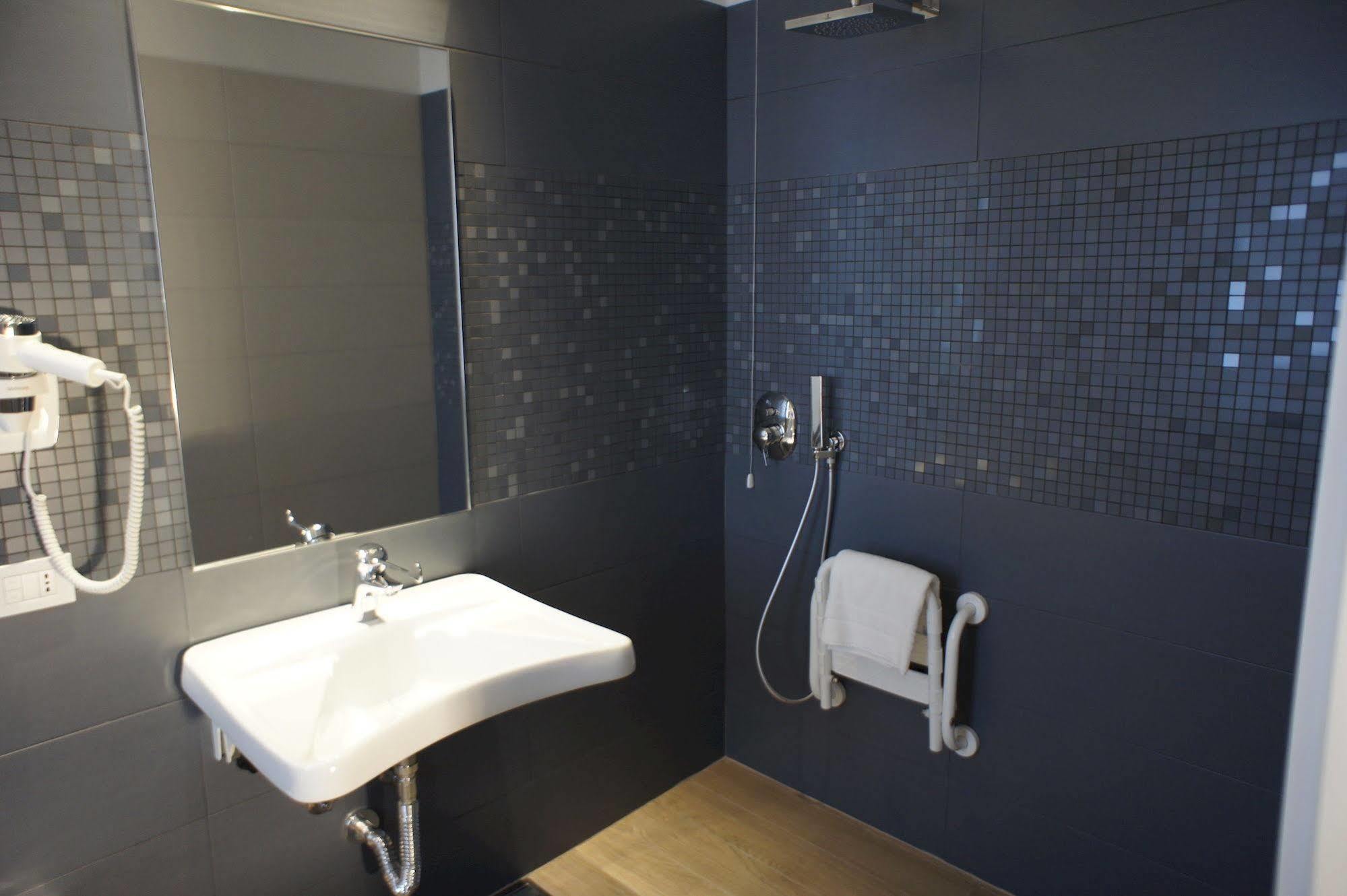 Hotel Al Veliero Pontevico エクステリア 写真
