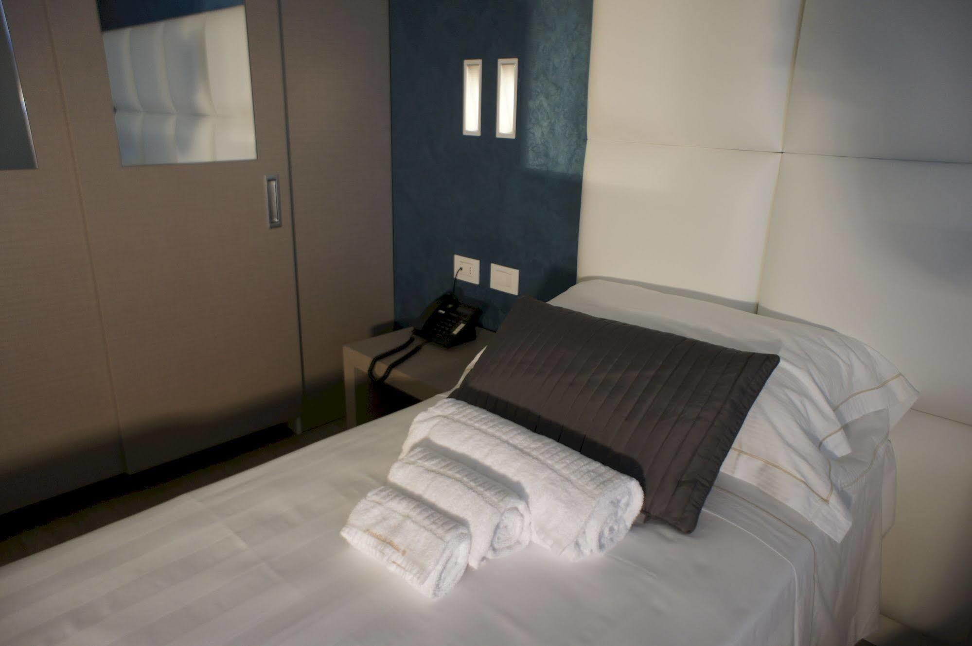 Hotel Al Veliero Pontevico エクステリア 写真